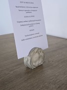 gipsowy-stojak-na-karte-menu-w-ksztalcie-kola