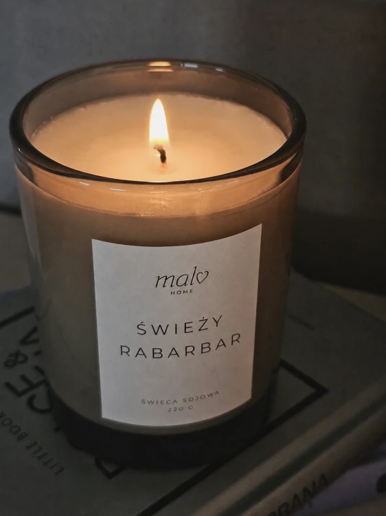 swieca-sojowa-zapachowa-swiezy-rabarbar-w-szkle