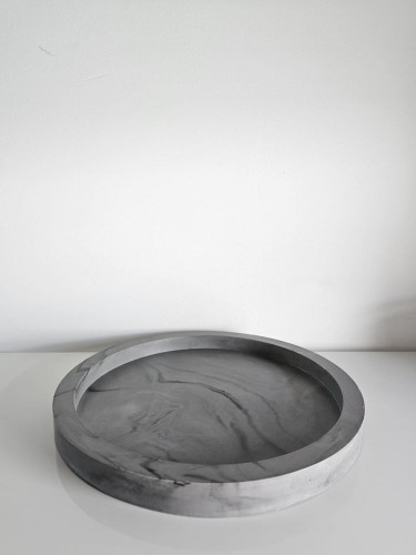 duza-szara-okragla-recznie-robiona-podstawka-pod-swiece