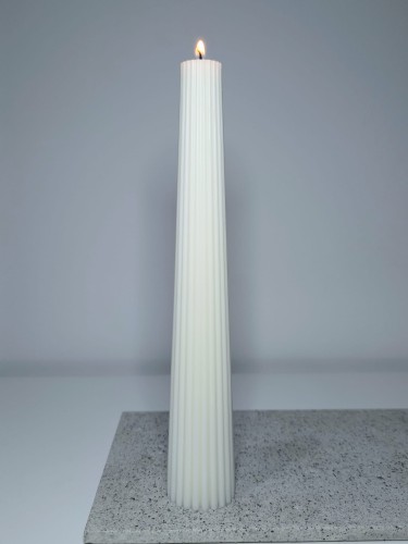 wysoka-swieca-dekoracyjna-sojowa-kolumna-ryflowana