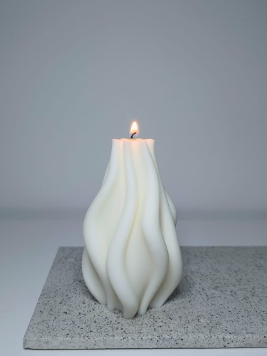 swieca-sojowa-recznie-robiona-dekoracyjna-fala