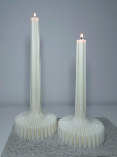 wysokie-swiece-sojowe-dekoracyjne-kolumny