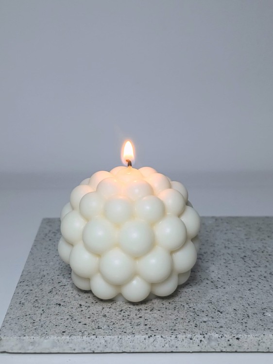 dekoracyjna-swieca-sojowa-recznie-robiona-kula-babelkowa