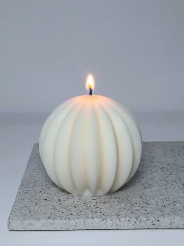 swieca-sojowa-ozdobna-kula-ryflowana