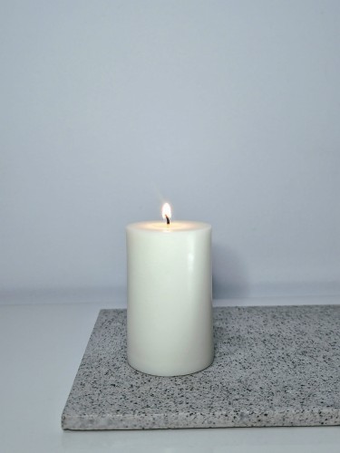 swieca-sojowa-ozdobna-walec-recznie-robiona