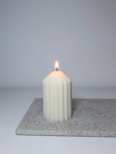 swieca-ozdobna-recznie-robiona-w-ksztalcie-filara