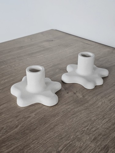 biale-swieczniki-dekoracyjne-z-gipsu