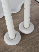 biale-dekoracyjne-swieczniki-z-gipsu