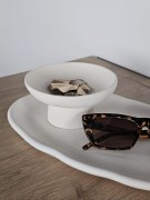 minimalistyczna-biala-misa-japandi-na-akcesoria