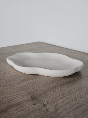 biala-podstawka-z-gipsu-pod-swiece