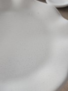 recznie-wykonana-jasna-podstawka-z-gipsu