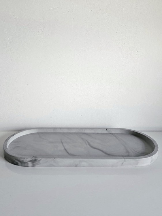 duza-dekoracyjna-podstawka-owalna-z-gipsu-szara