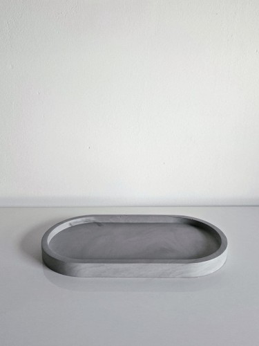 owalna-recznie-robiona-podstawka-szara-pod-swiece