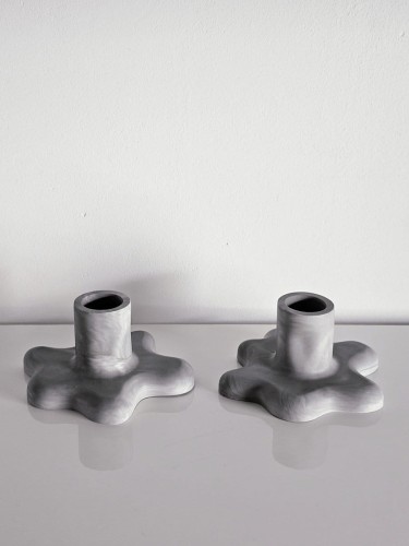 minimalistyczne-swieczniki-szare-z-gipsu-w-ksztalcie-plam