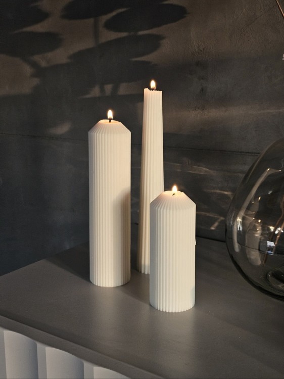 dekoracyjne-swiece-sojowe-wolnostojace-ryflowane