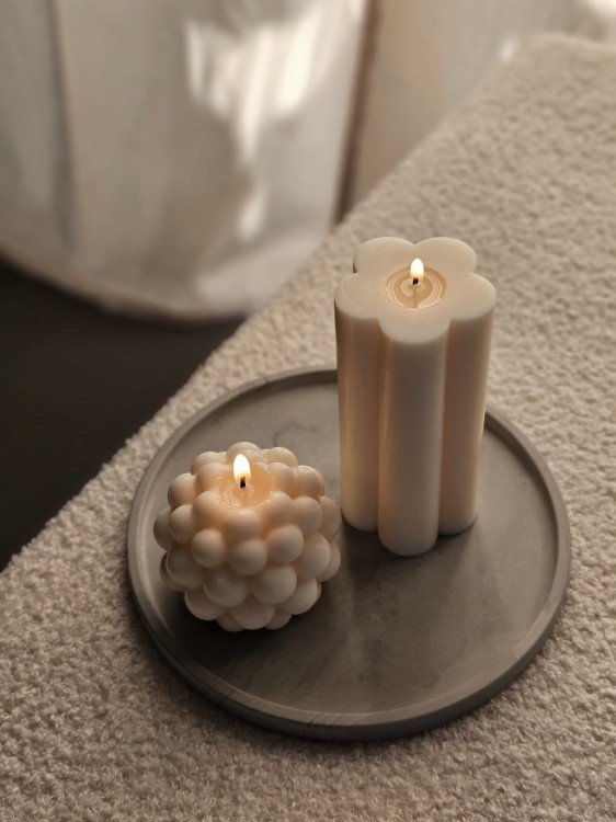 szara-dekoracyjna-okragla-podstawka-pod-swiece
