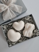 recznie-robione-swiece-sojowe-zestaw-serce-i-fala-pudelko-z-wstazka