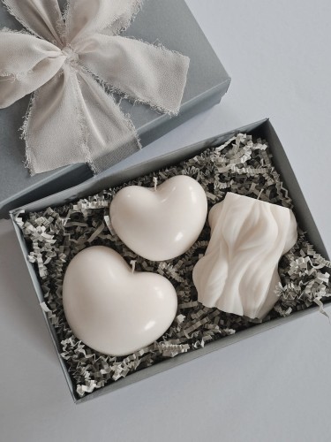 recznie-robione-swiece-sojowe-zestaw-serce-i-fala-pudelko-z-wstazka