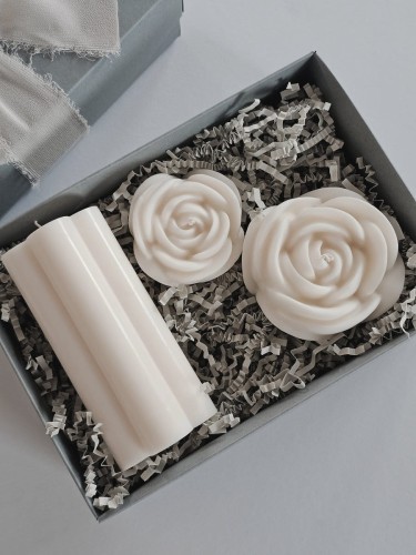 zestaw-prezentowy-swiec-sojowych-roze-kwiat