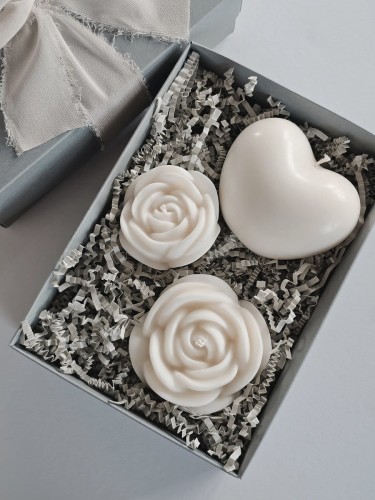 swiece-sojowe-roze-serce-idealne-na-prezent