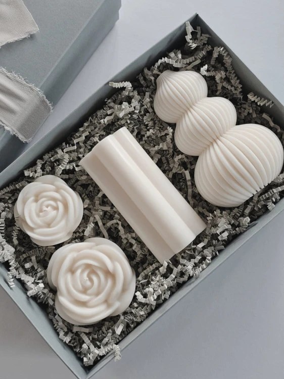 zestaw-prezentowy-swiec-sojowych-roze-gotowe-na-prezent