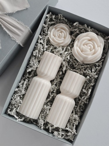 recznie-robione-swiece-sojowe-zestaw-klepsydra-roze-pudelko-z-wstazka