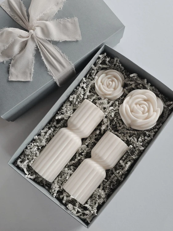 zestaw-prezentowy-swiec-sojowych-roze-klepsydry