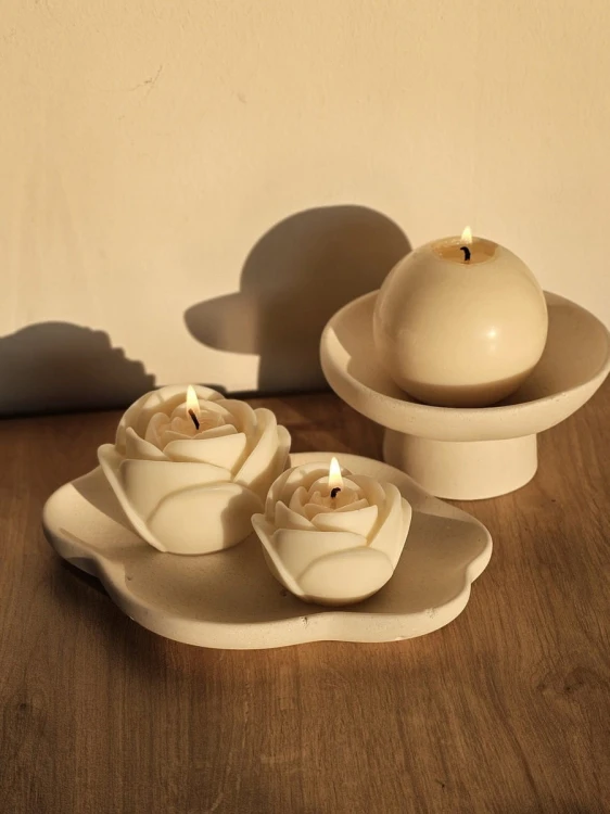 swiece-sojowe-dekoracyjne-roze