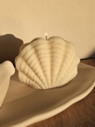 dekoracyjna-swieca-sojowa-w-ksztalcie-muszli