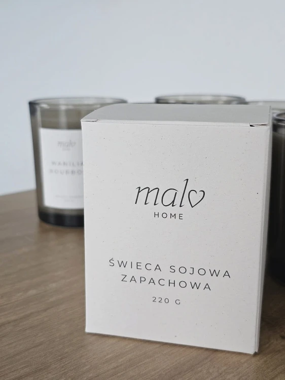 swiece-sojowe-zapachowe-w-eleganckim-opakowaniu