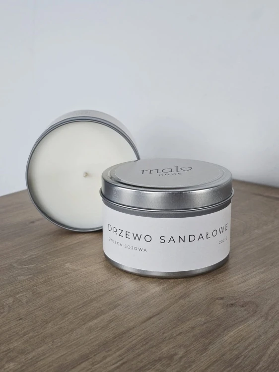 swieca-sojowa-zapachowa-w-puszce-drzewo-sandalowe