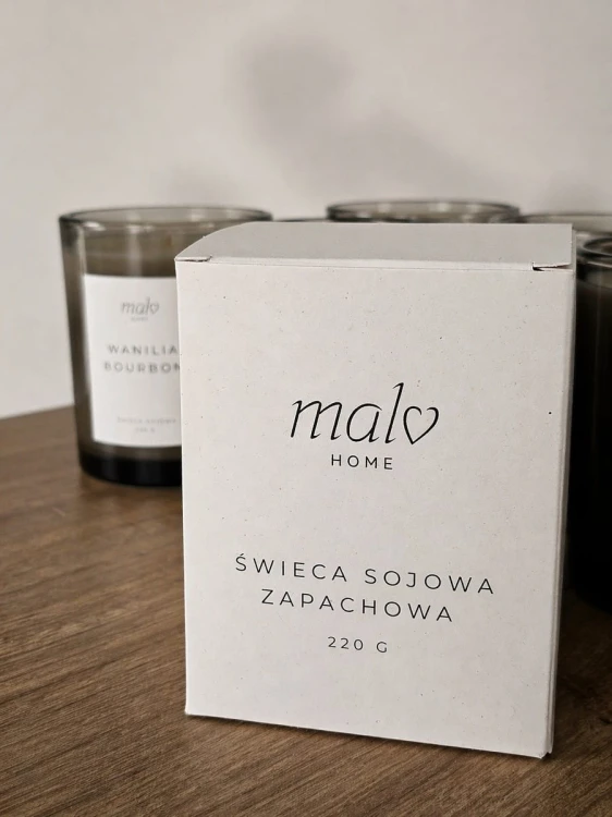 swiece-sojowe-zapachowe-w-eleganckim-opakowaniu